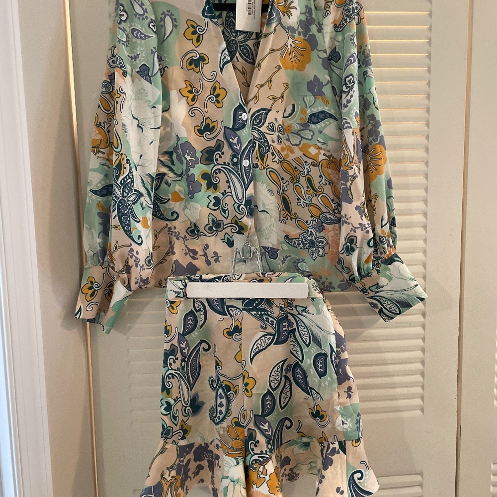 Paisley print short set brand new never worn with tags on size small